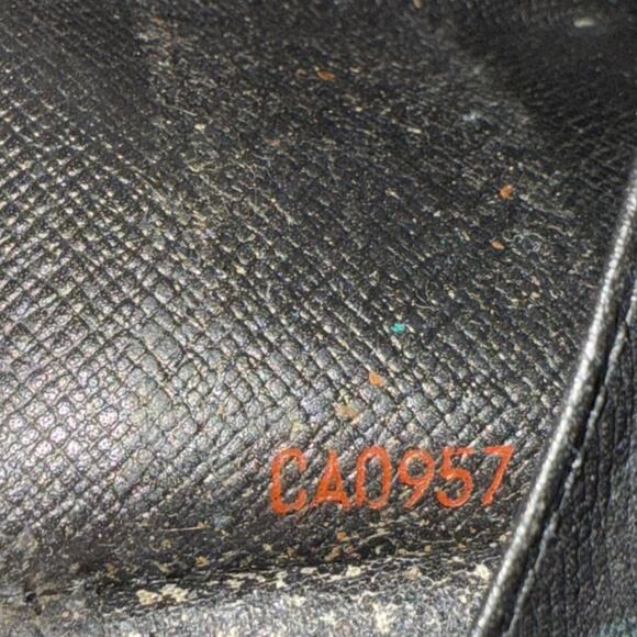 Louis Vuitton Black Epi 4 Key Holder Wallet - Picture 3 of 7